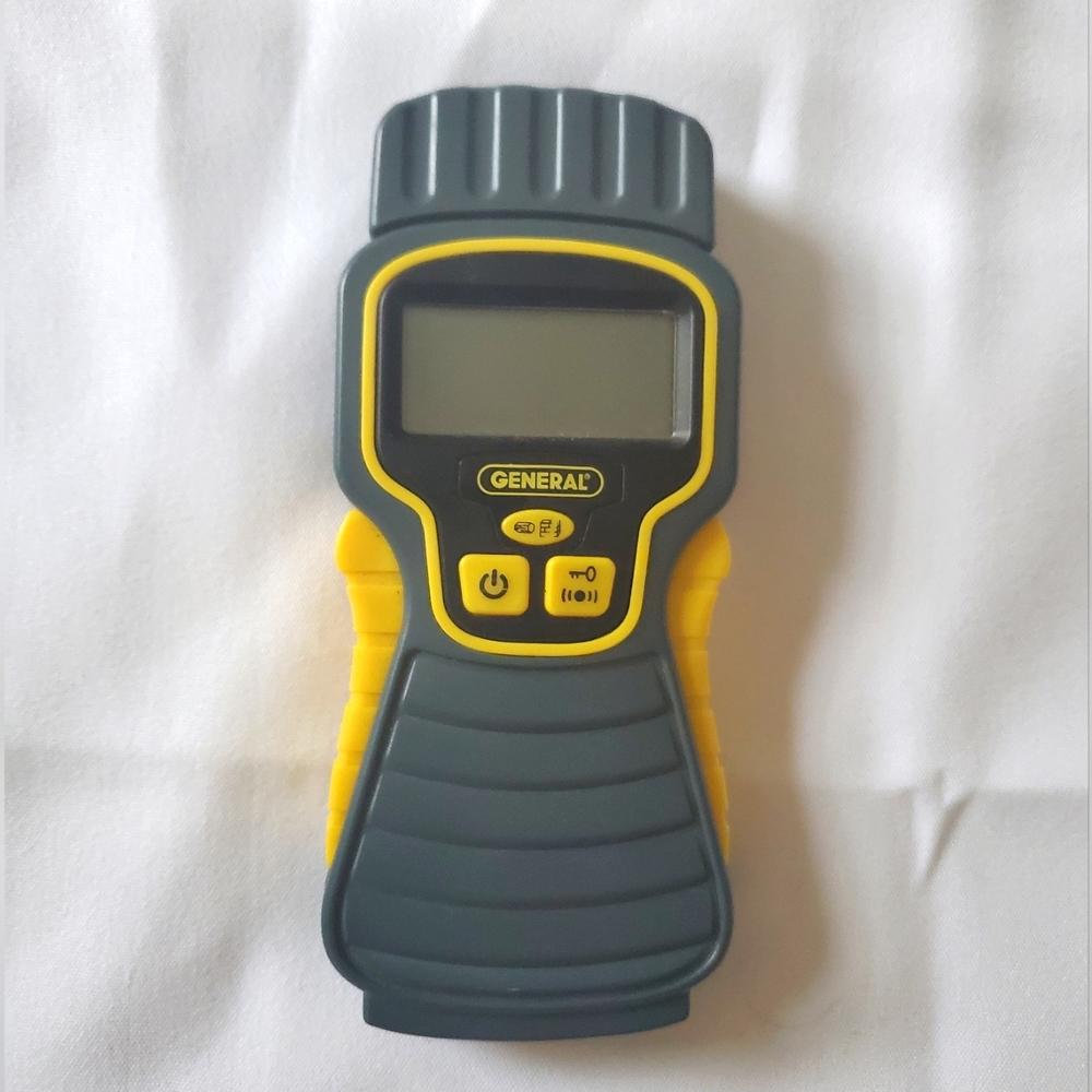General Tools MMD4E Digital Moisture Meter, Water Leak Detector, Moisture Tester